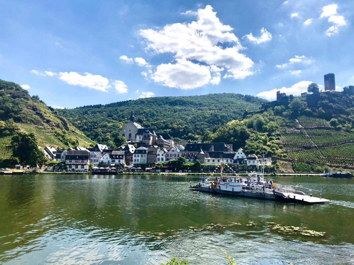 Appartamento Haus Am Ufer Mit Rheinpanoramablick Coblenza Esterno foto