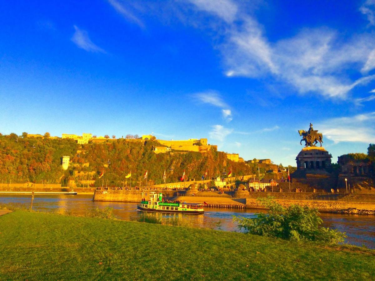 Appartamento Haus Am Ufer Mit Rheinpanoramablick Coblenza Esterno foto
