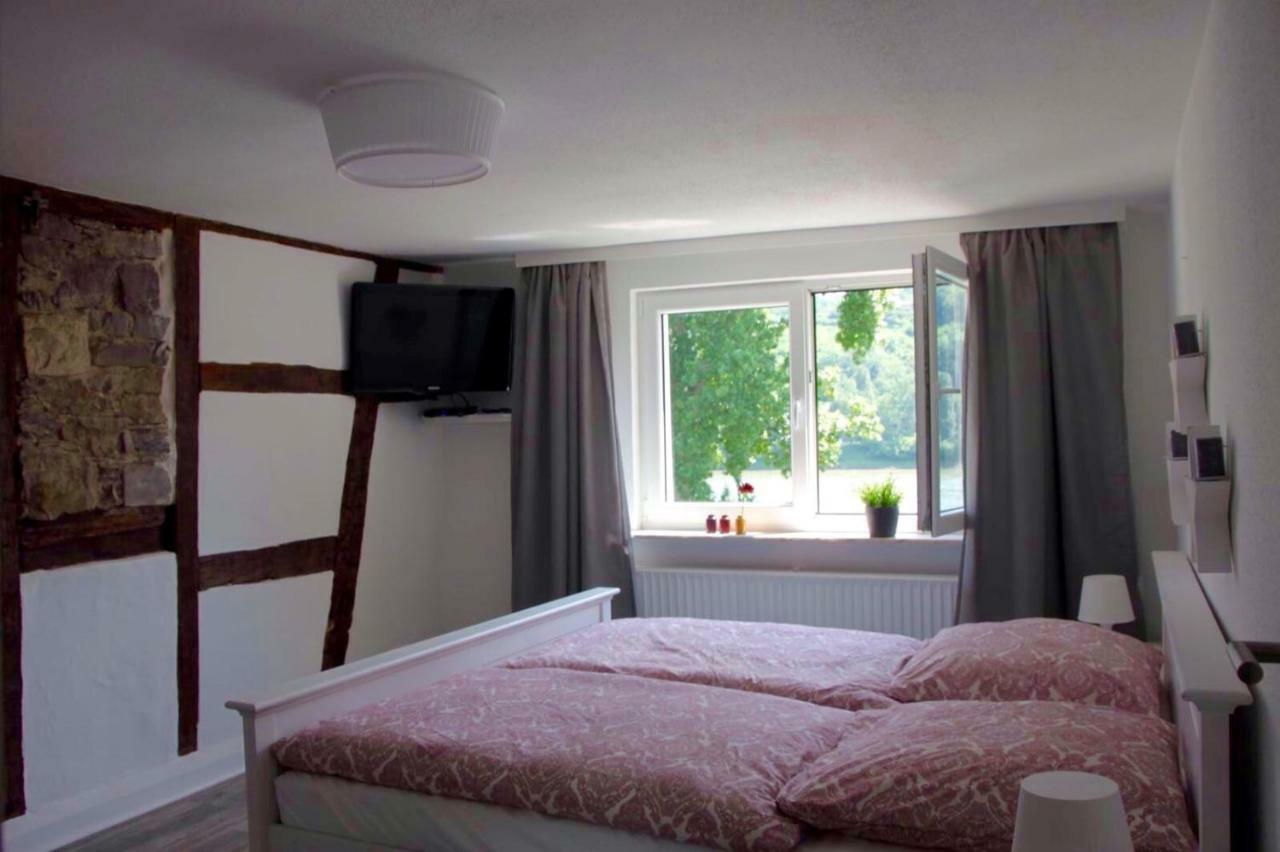 Appartamento Haus Am Ufer Mit Rheinpanoramablick Coblenza Esterno foto